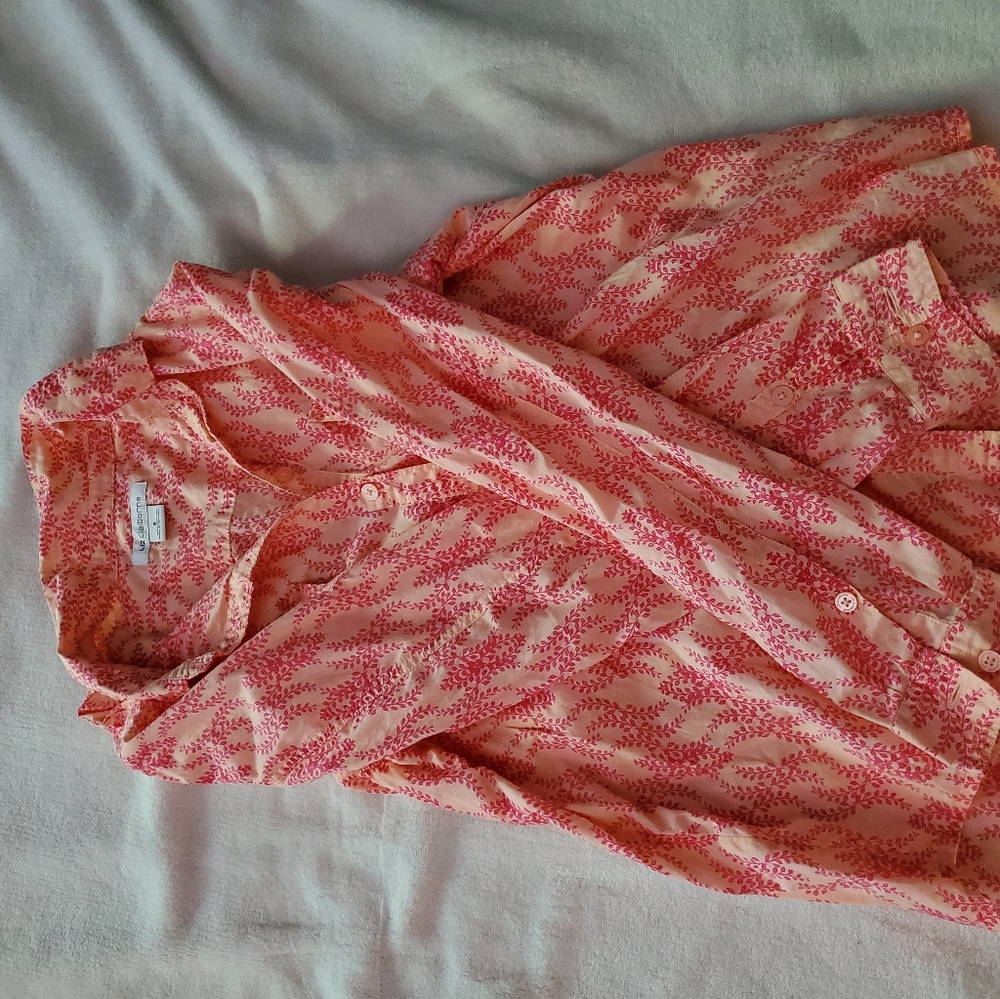 Patterned long sleeve buttoned dress shirt